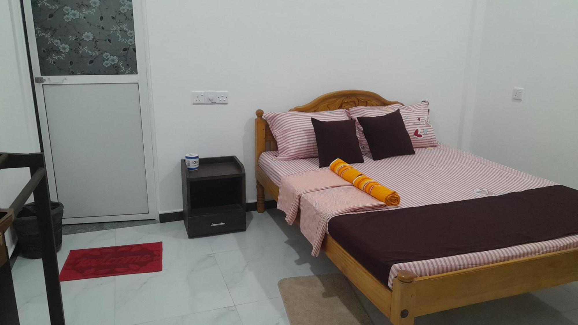 Theepan'S Home Nilaveli Kültér fotó