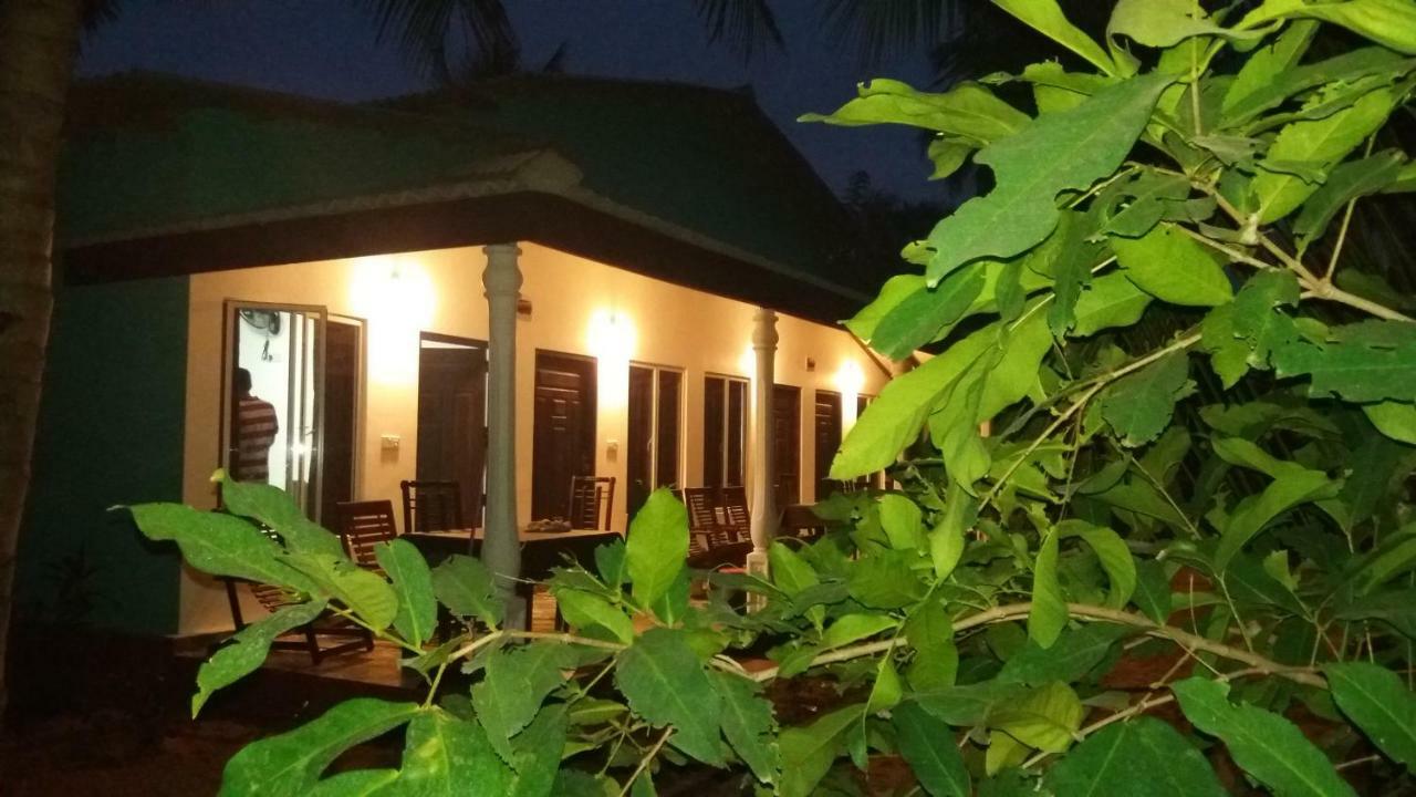 Theepan'S Home Nilaveli Kültér fotó