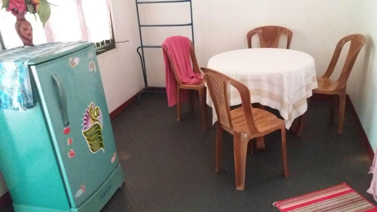 Theepan'S Home Nilaveli Kültér fotó